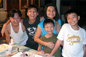 Mrs Xynde Lim and her family