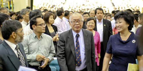 Arrival of the Guests-of-Honour - Mr Wan Fook Weng and Mrs Lim Han Soon