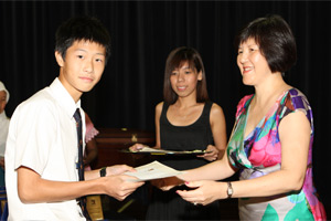 Those who have done well receiving their awards